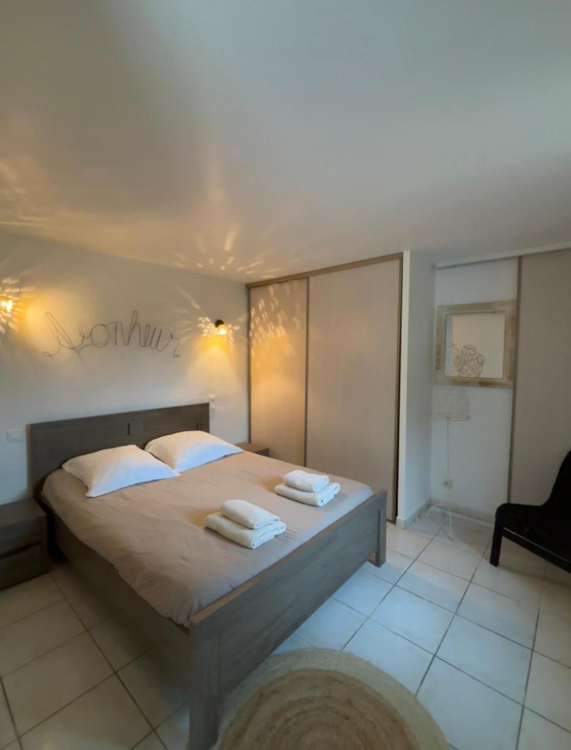 Le Pavillon De Nina Apartment Puget